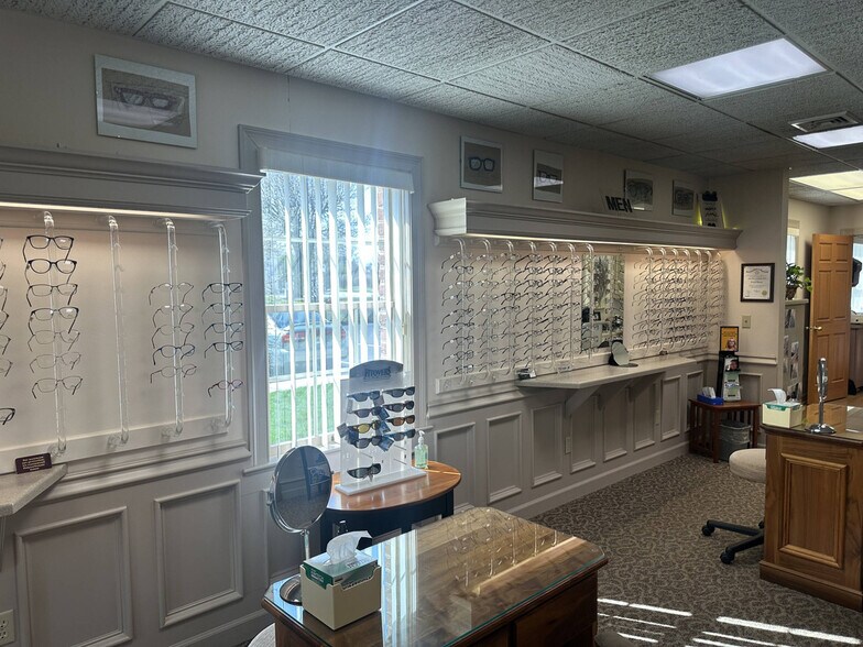 More Photos Of 5 Tyler Ct, Carlisle Medical For Sale