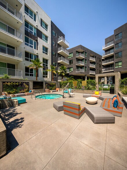 More Photos Of 1331 N Cahuenga Blvd, Los Angeles Apartments For Lease