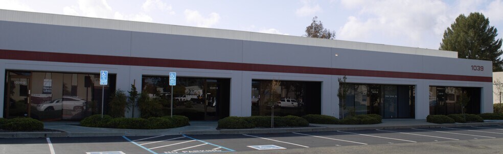 More Photos Of 1039 Serpentine Ln, Pleasanton Light Distribution For Lease