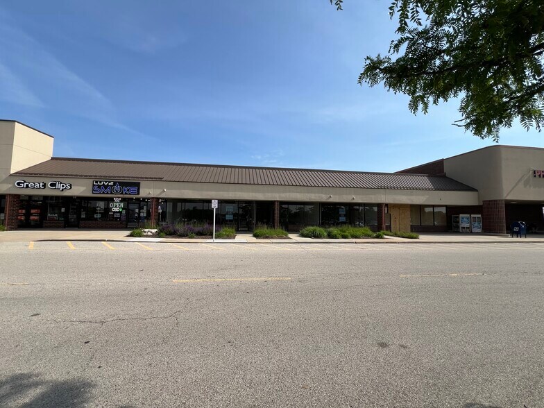 More Photos Of 20 Biesterfield Rd, Elk Grove Village Freestanding For Lease
