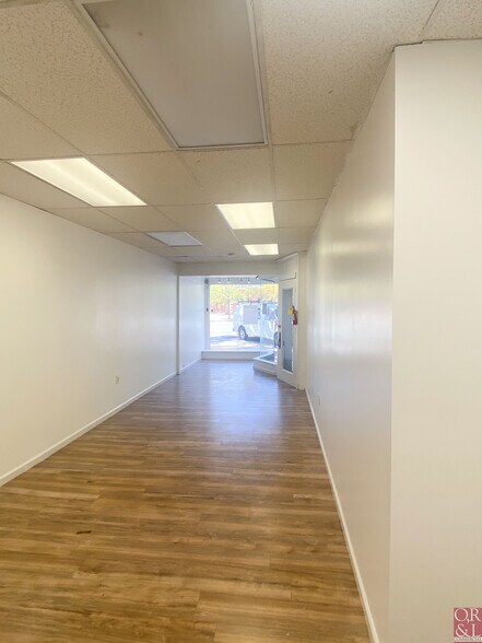 More Photos Of 578-582 Main St, Middletown Storefront Retail Residential For Lease