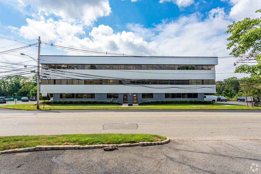 More Photos Of 333 Littleton Rd, Parsippany Office For Lease