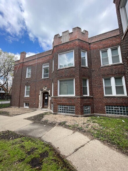 More Photos Of , Chicago Multifamily For Sale