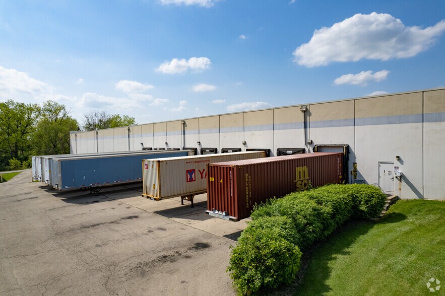 More Photos Of 283 Sharts Dr, Springboro Distribution For Lease