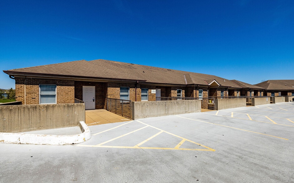 More Photos Of 860 NW Washington Blvd, Hamilton Medical For Lease