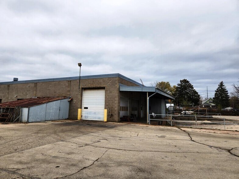 6900 N Teutonia Ave, Milwaukee, WI 53209 - Industrial For Lease
