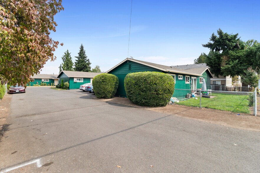 More Photos Of 1022-1092 Savage Rd NE, Salem Apartments For Sale