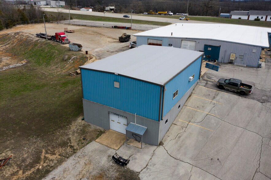 More Photos Of 4602 N US Highway 63, West Plains Flex For Sale