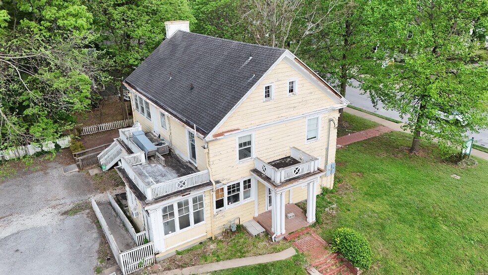 More Photos Of 1129 Walnut St, Springfield Restaurant For Sale