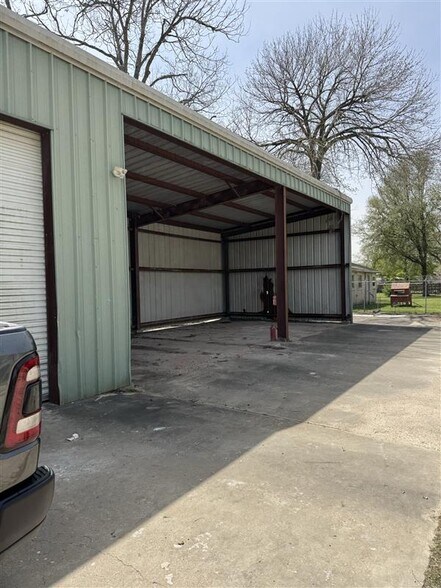More Photos Of 9320 Highway 3, Houston Freestanding For Lease