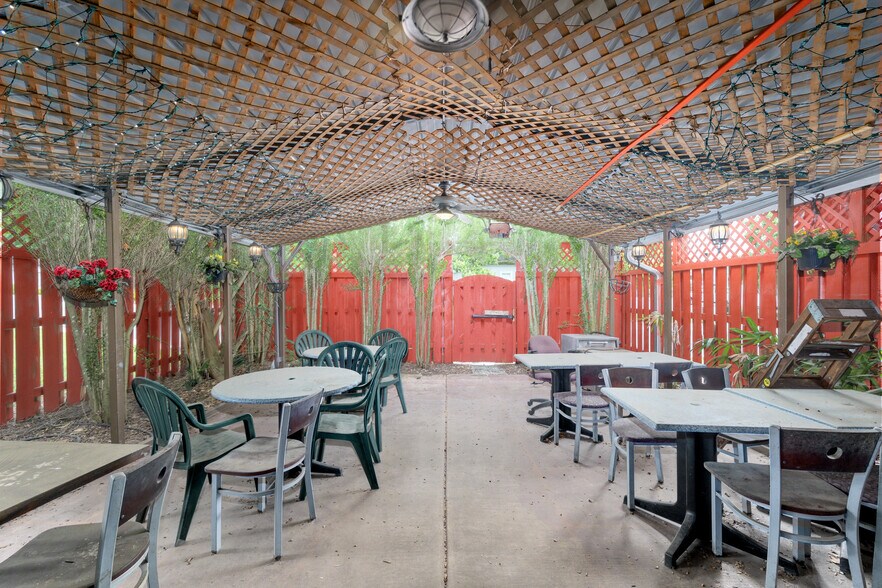 More Photos Of 14960 Main St, Alachua Restaurant For Lease