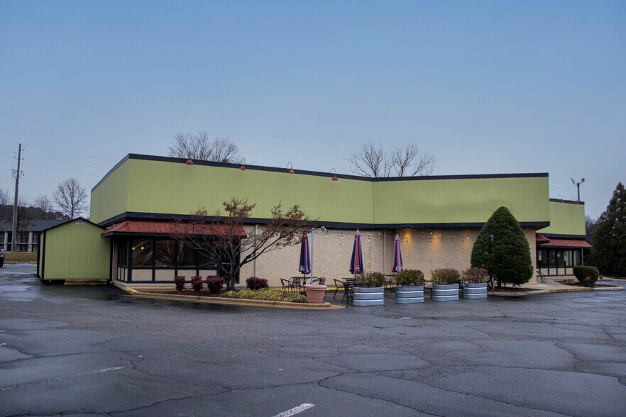 More Photos Of 1514 US Highway 70 W, Garner Restaurant For Sale