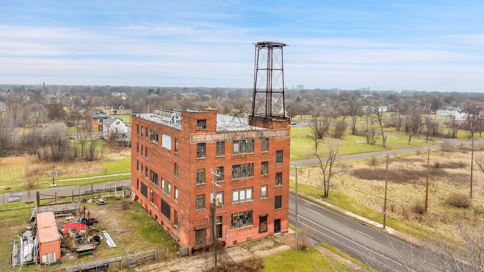 More Photos Of 2941 E Warren Ave, Detroit Apartments For Sale