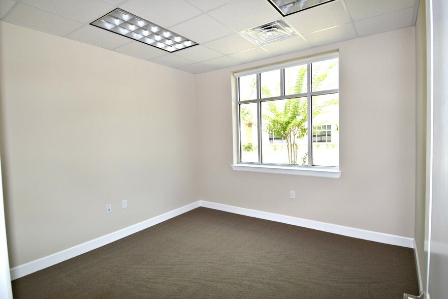 More Photos Of 2219 Sawdust Rd, The Woodlands Medical For Sale