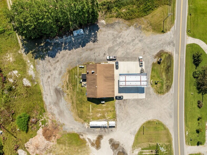 More Photos Of 39365 US Highway 264 E, Belhaven General Retail For Sale
