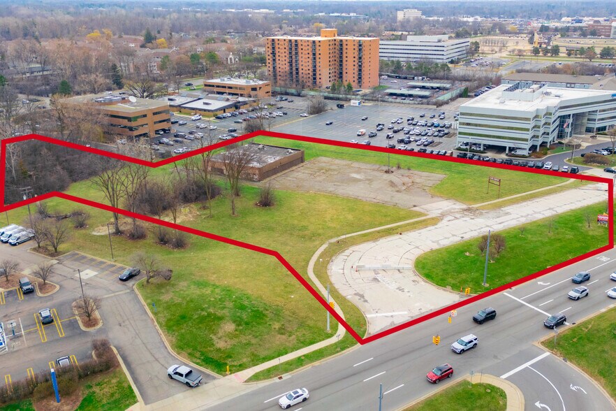 More Photos Of Northwestern Hwy @ 12 Mile, Southfield Land For Lease