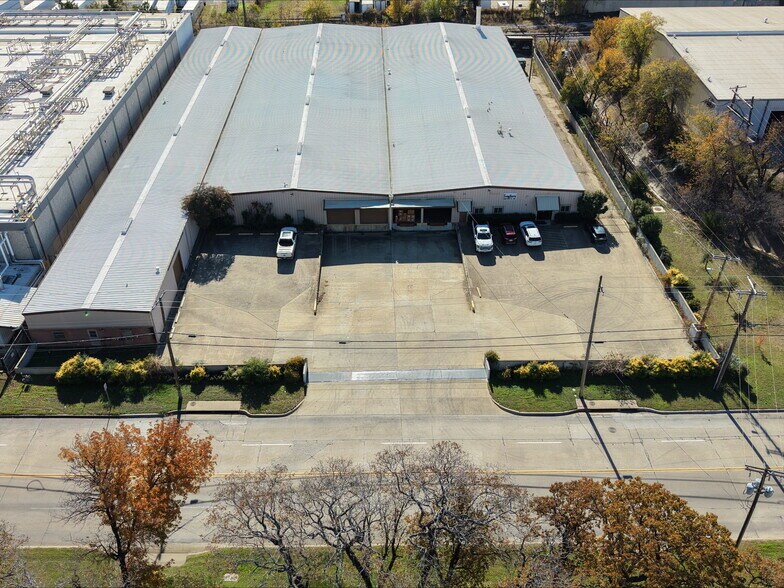 More Photos Of 2202 E Union Bower Rd, Irving Distribution For Lease
