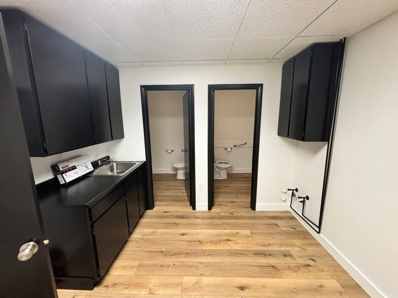 More Photos Of 2185 Liberty St NE, Salem Medical For Lease