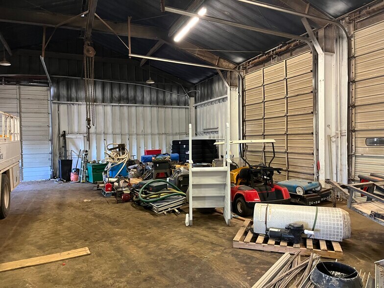 More Photos Of 1202 Cherokee St, Lindsay Auto Repair For Sale