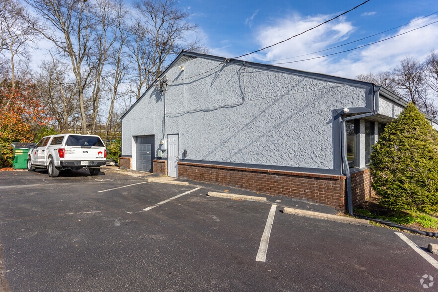 More Photos Of 125 Glancy St, Goodlettsville Office For Sale