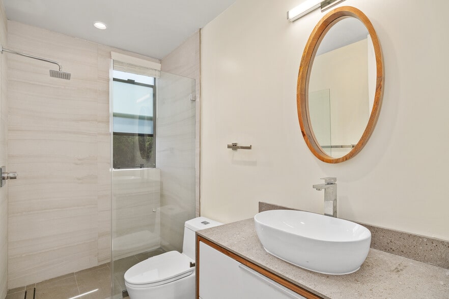 More Photos Of 11254 Mississippi Ave, Los Angeles Multifamily For Sale