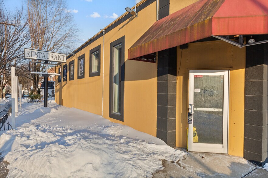 More Photos Of 194-198 Main St, Emmaus Restaurant For Sale
