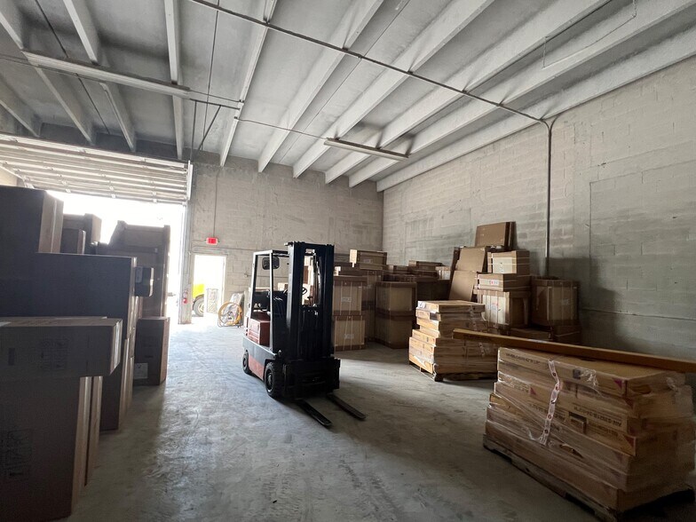 More Photos Of 352 Tall Pines Rd, West Palm Beach Warehouse For Lease