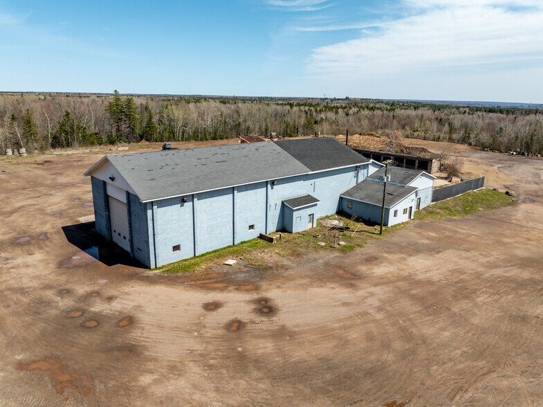 More Photos Of 815 Gorge Rd, Moncton Manufacturing For Sale