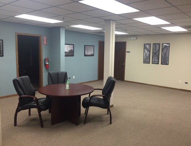 More Photos Of 1334 Enterprise Dr, Romeoville Warehouse For Lease
