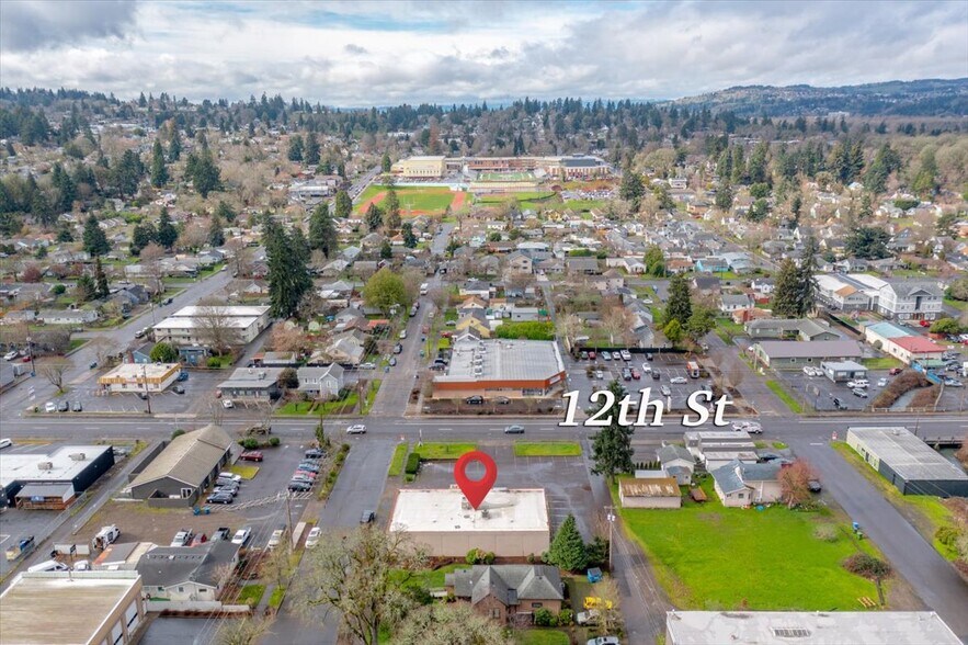 More Photos Of 1590 12th St SE, Salem Freestanding For Lease