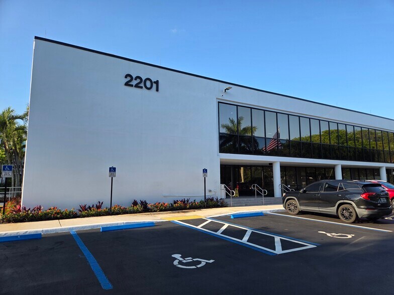 More Photos Of 2201 NW Corporate Blvd, Boca Raton Office For Lease