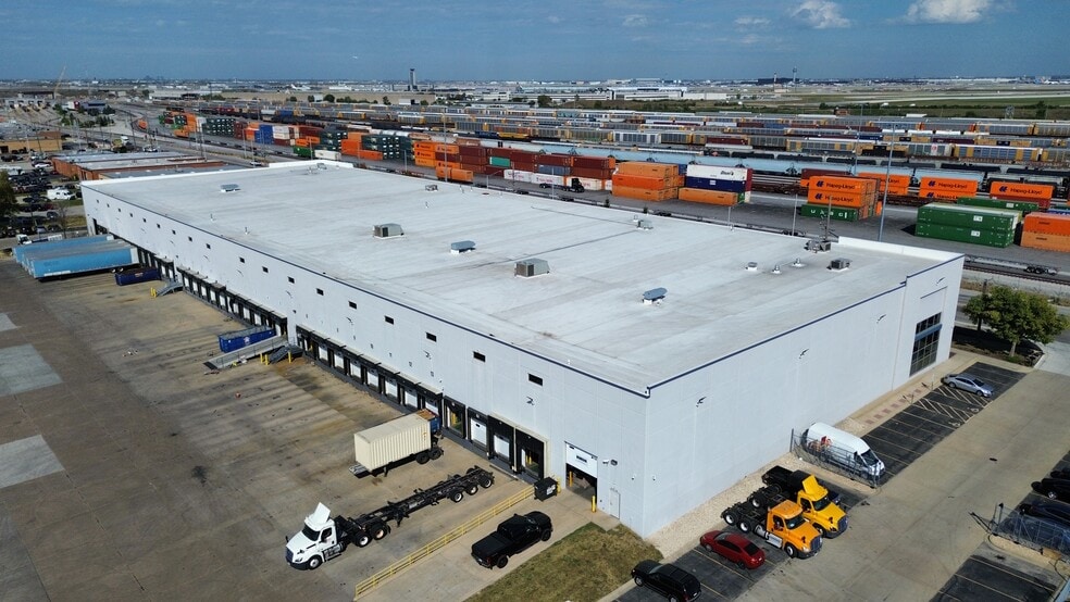 More Photos Of 11101 Franklin Ave, Franklin Park Distribution For Lease