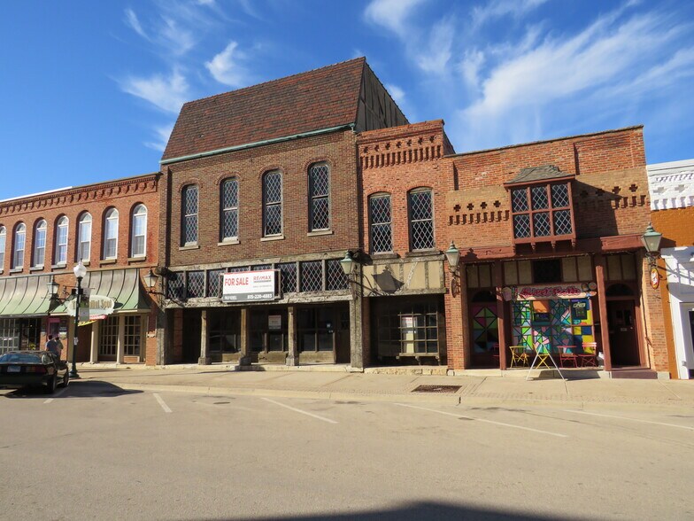 More Photos Of 110-112 W Washington st, Morris General Retail For Sale