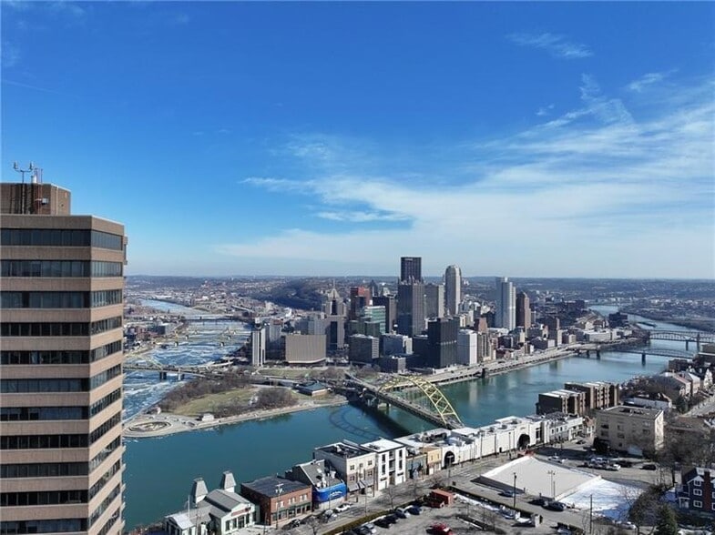 More Photos Of 1301 Grandview Ave, Pittsburgh Medical For Sale