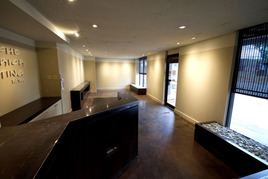 More Photos Of 3536 27th St NE, Calgary Warehouse For Lease