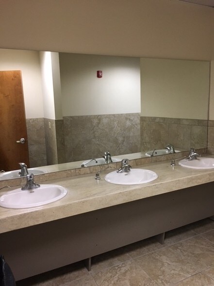 More Photos Of 135 Bedford Rd, Armonk Medical For Lease