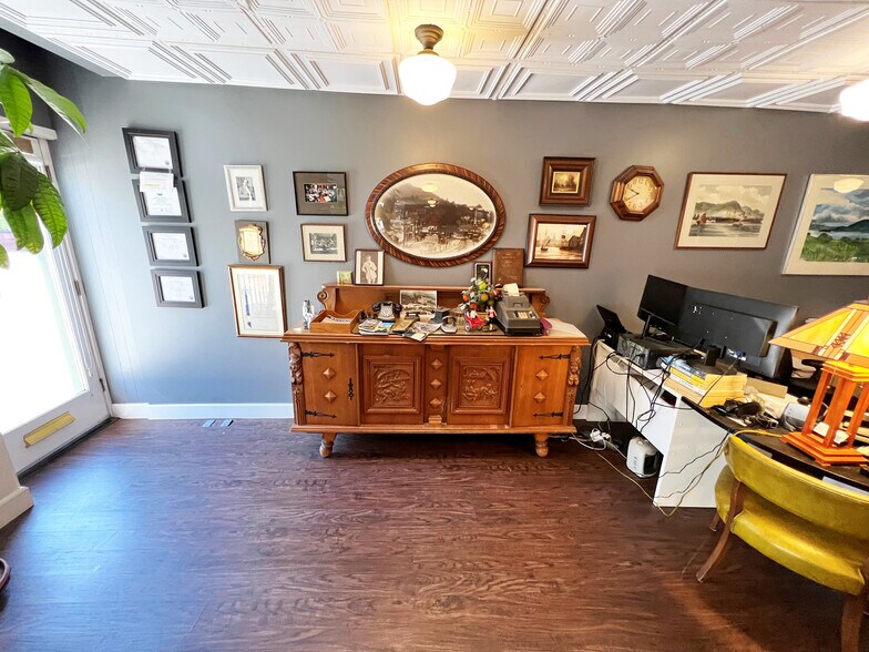 More Photos Of 170-176 E Blithedale Ave, Mill Valley Storefront For Sale