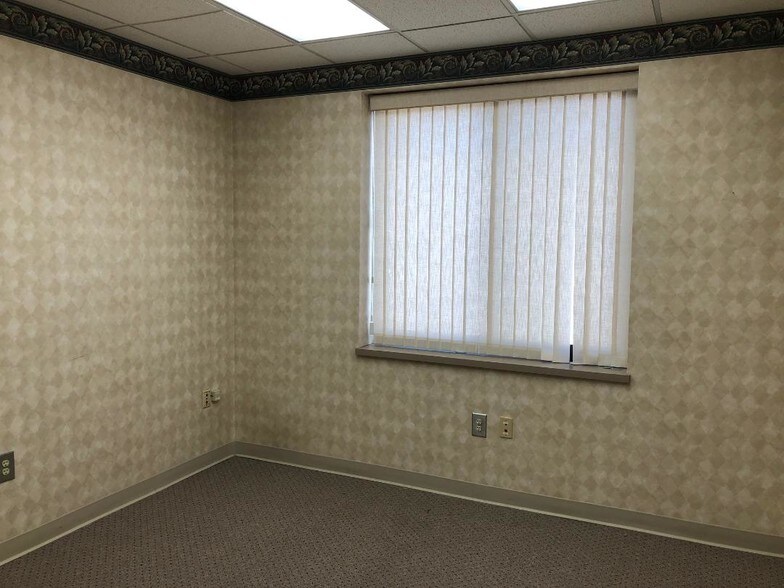 More Photos Of 20 N Pennsylvania Ave, Greensburg Office For Lease