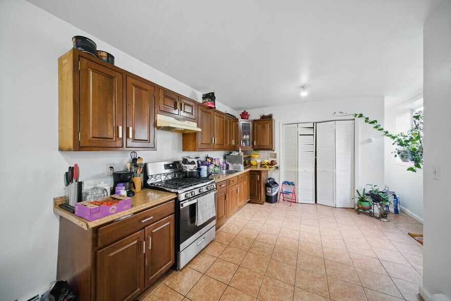 More Photos Of 203 E Blackwell St, Dover Multifamily For Sale