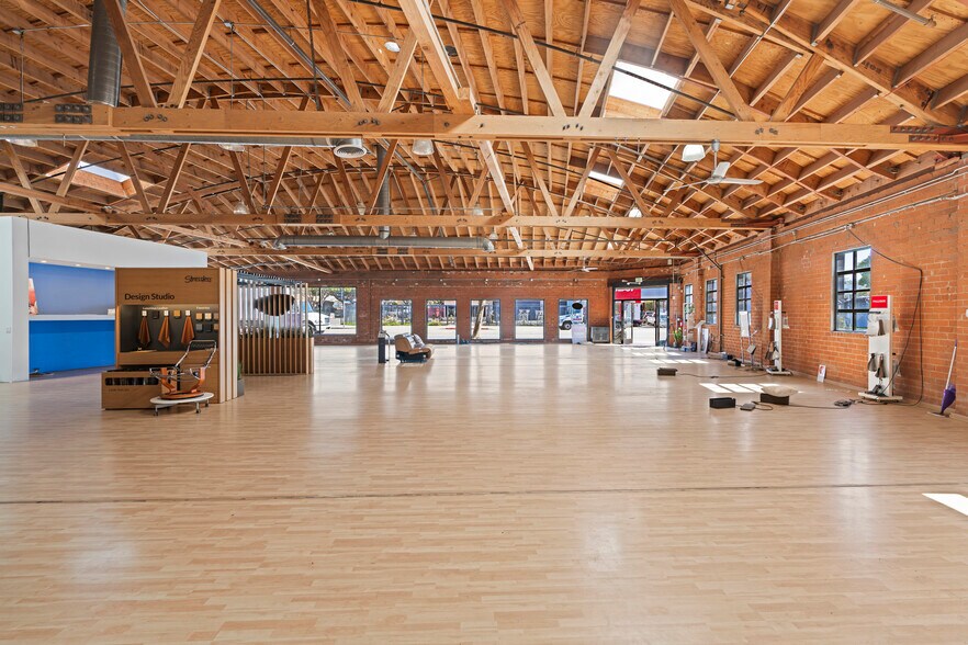More Photos Of 2314-2316 Lincoln Blvd, Santa Monica Storefront For Lease