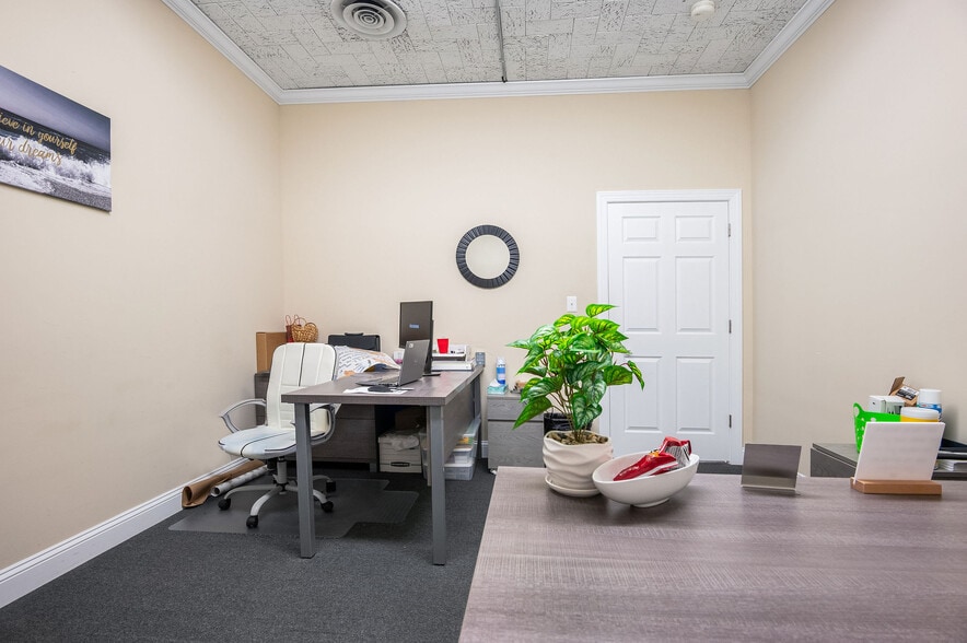 More Photos Of 515 New Bridge St, Jacksonville Freestanding For Lease