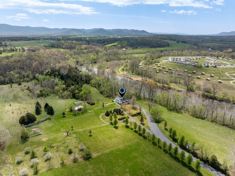 More Photos Of 315 Ganders Dr, Luray Hospitality For Sale