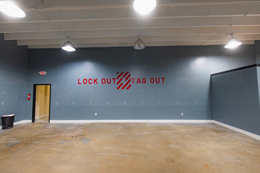 More Photos Of 3805 NW 35th Ave, Miami Warehouse For Sale