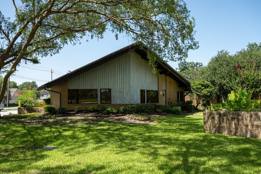 More Photos Of 11011 Hall Rd, Houston Religious Facility For Sale