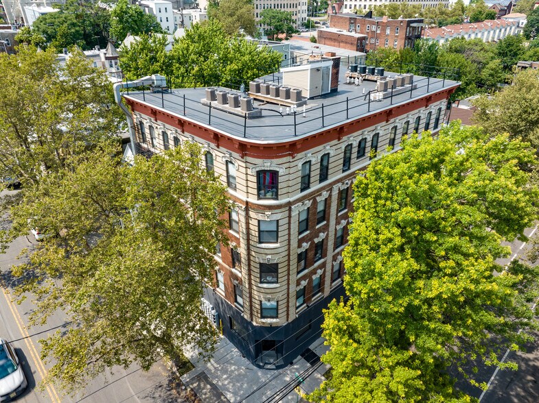 More Photos Of 41-43 Victoria Ave, Newark Apartments For Lease