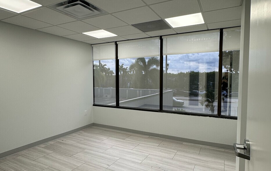 More Photos Of 18999 Biscayne Blvd, Aventura Medical For Lease