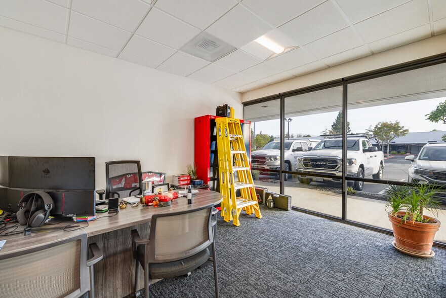More Photos Of 780 Montague Expy, San Jose Showroom For Lease