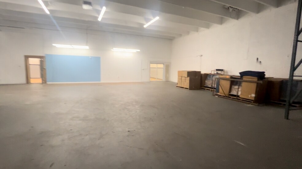 More Photos Of 13740 NW 19th Ave, Opa Locka Warehouse For Lease