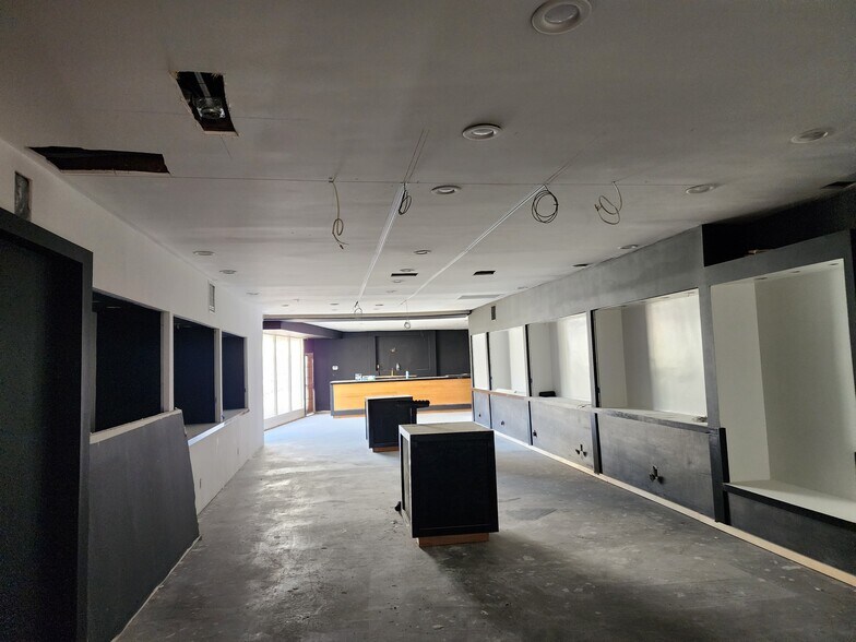 More Photos Of 2376-2380 Westwood Blvd, Los Angeles Storefront Retail Office For Lease