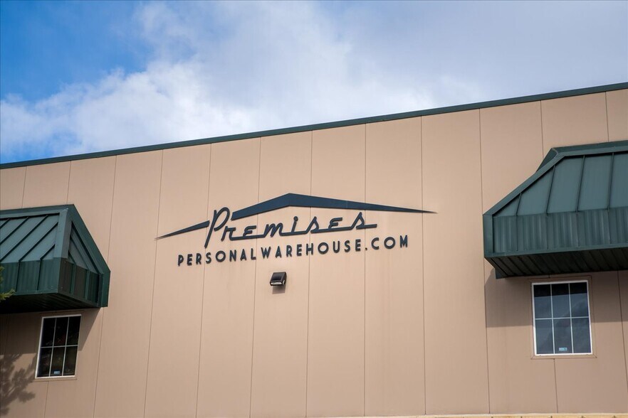 More Photos Of 871 Brickyard Cir, Golden Warehouse For Lease